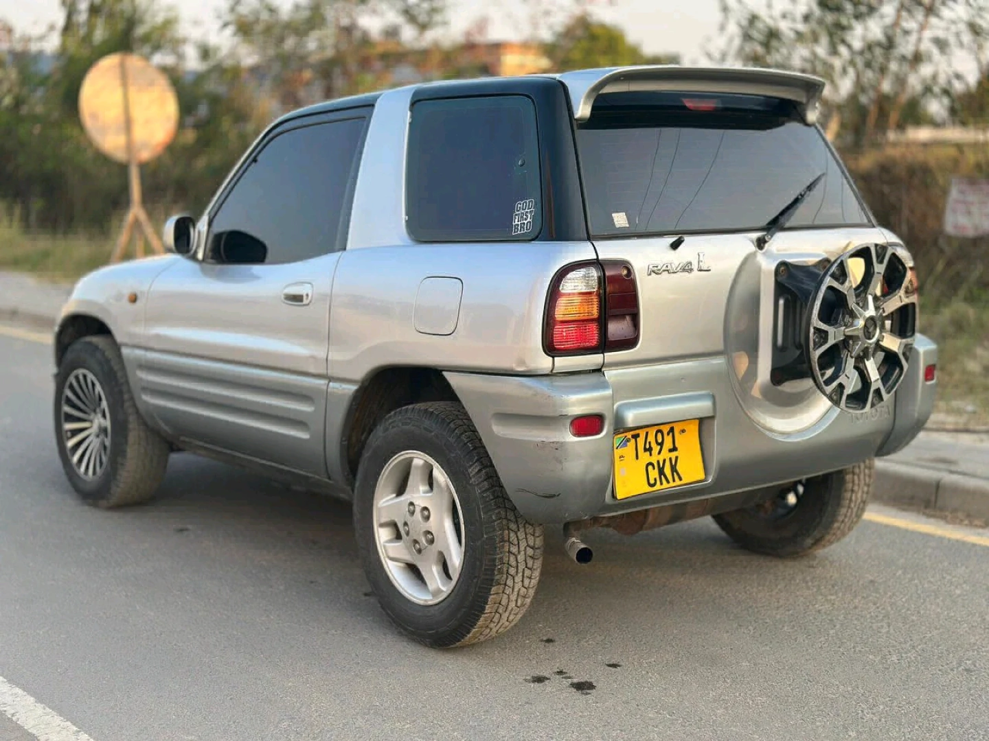 Silver Toyota Rav4 L 1999 Automatic 2WD thumbnail 6