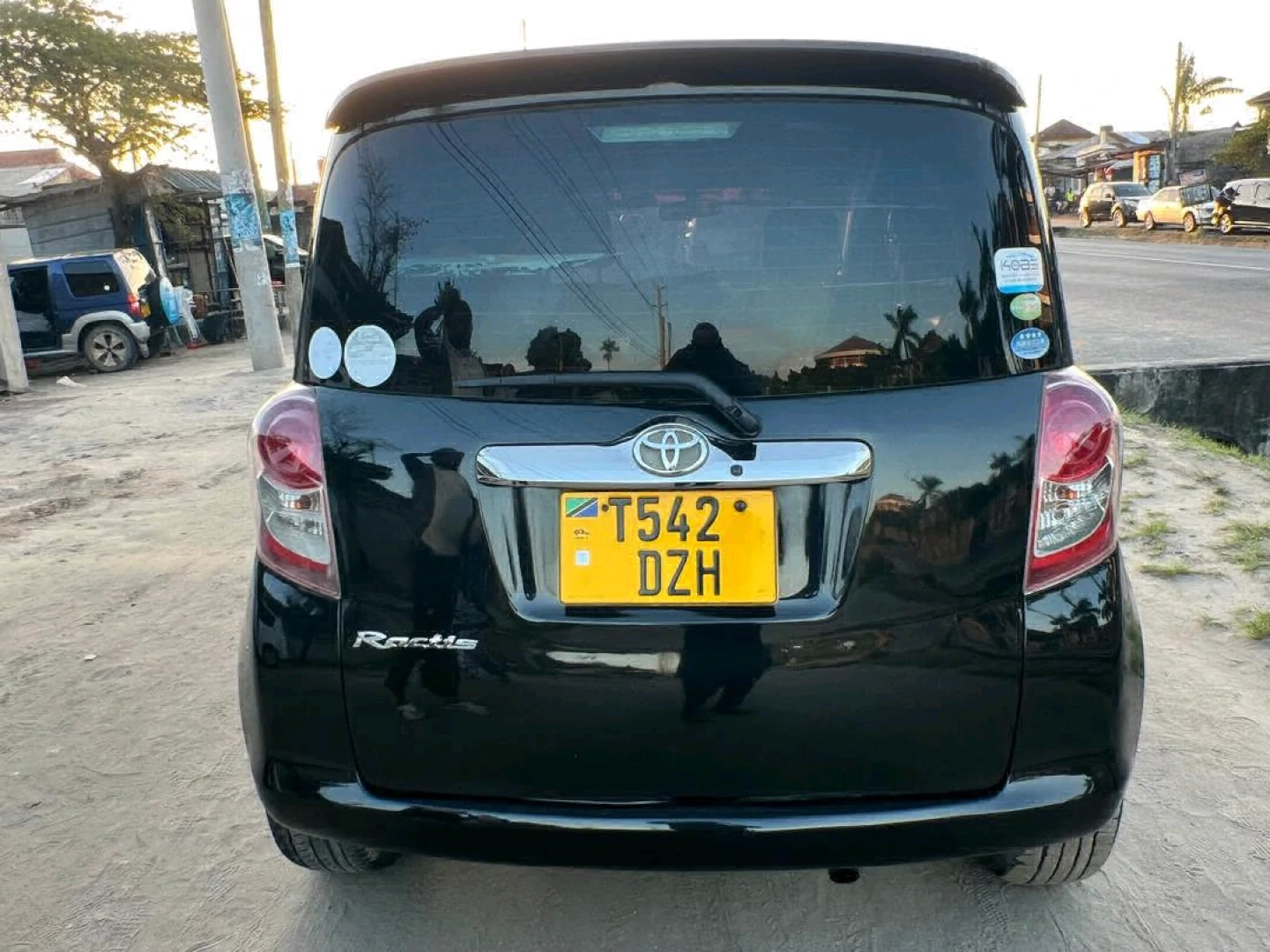 Toyota Ractis 2008 - Low Mileage (1490 CC) thumbnail 2