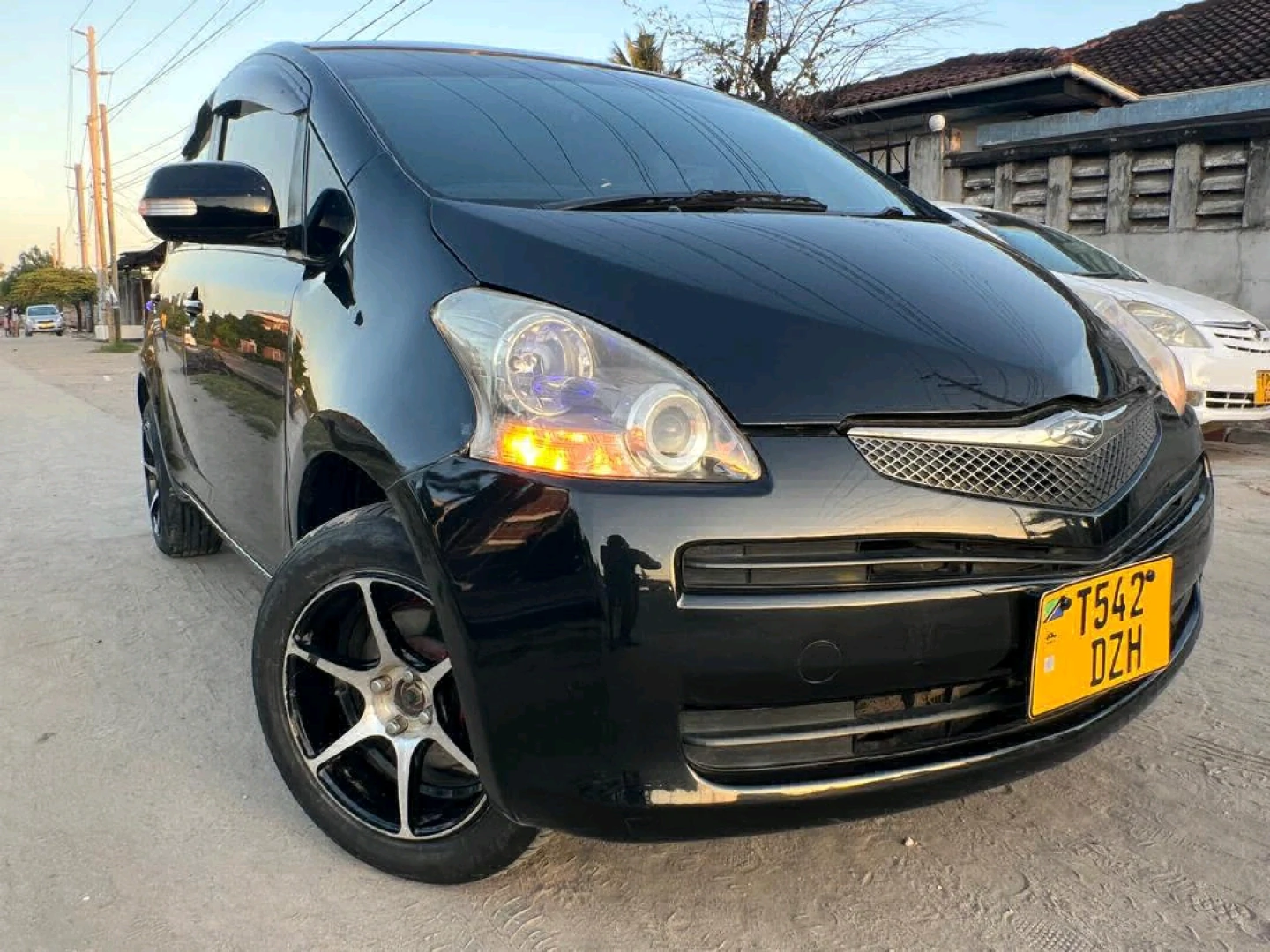 Toyota Ractis 2008 - Low Mileage (1490 CC) thumbnail 5