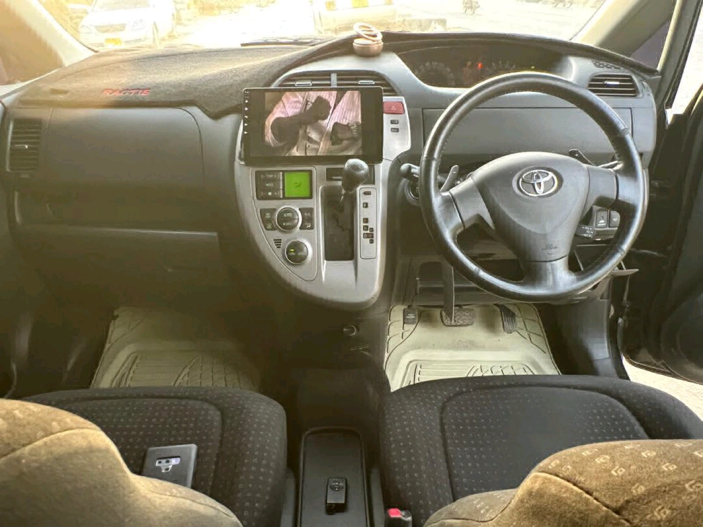 Toyota Ractis 2008 - Low Mileage (1490 CC) thumbnail 8