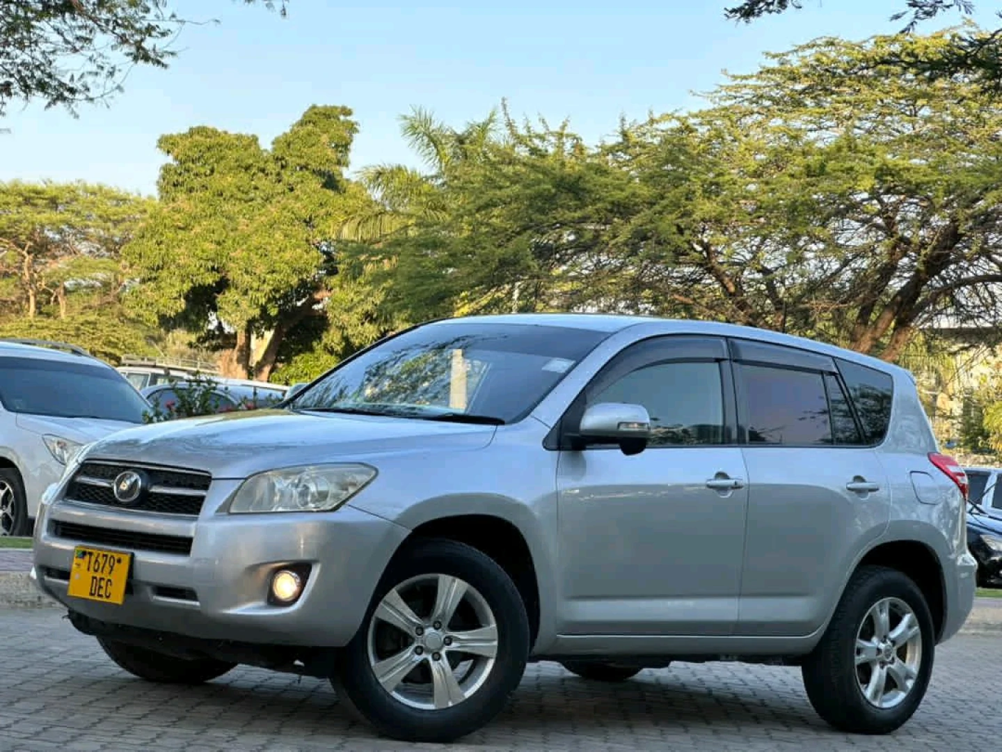 Toyota RAV4 Miss Tanzania 2010 Silver SUV thumbnail 3