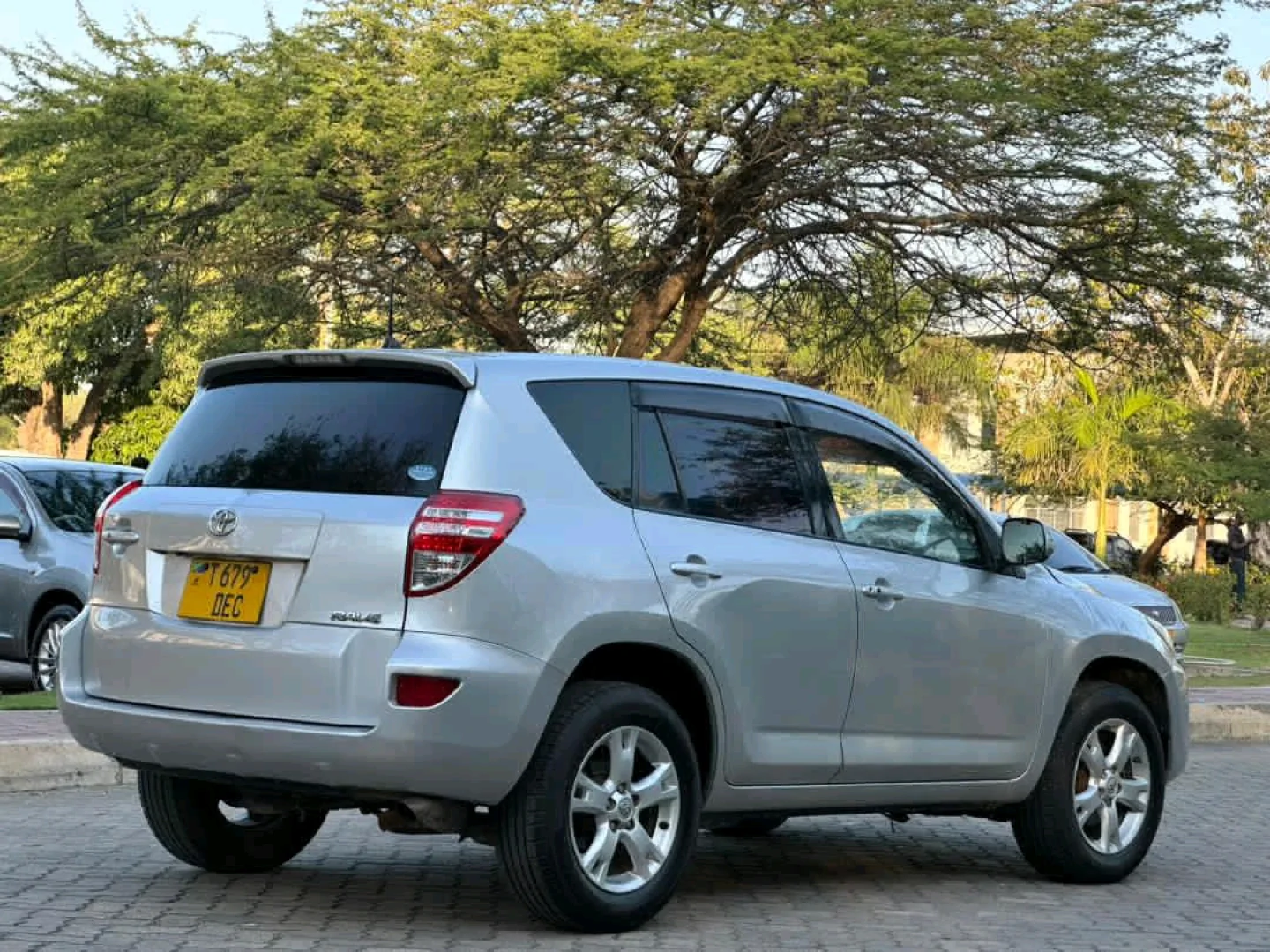 Toyota RAV4 Miss Tanzania 2010 Silver SUV thumbnail 5