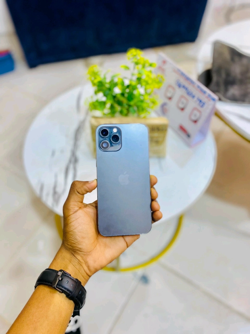 Used Apple iPhone 11 Pro Max 256GB (Dubai Import) thumbnail 2