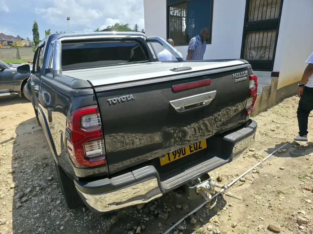 Toyota Hilux Pickup Truck for Sale thumbnail 3