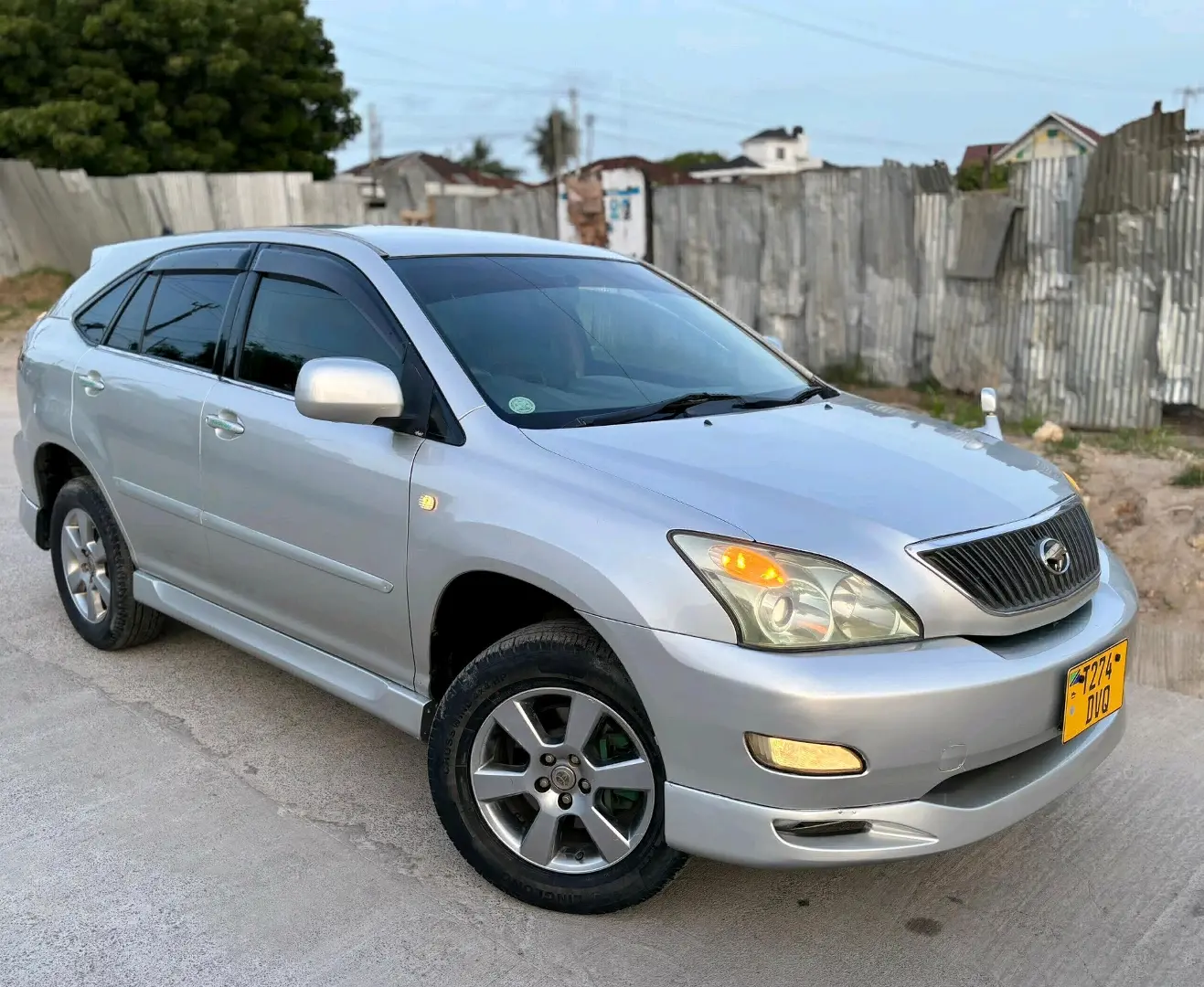 Toyota Harrier 2006 Silver, Custom Rims thumbnail 5
