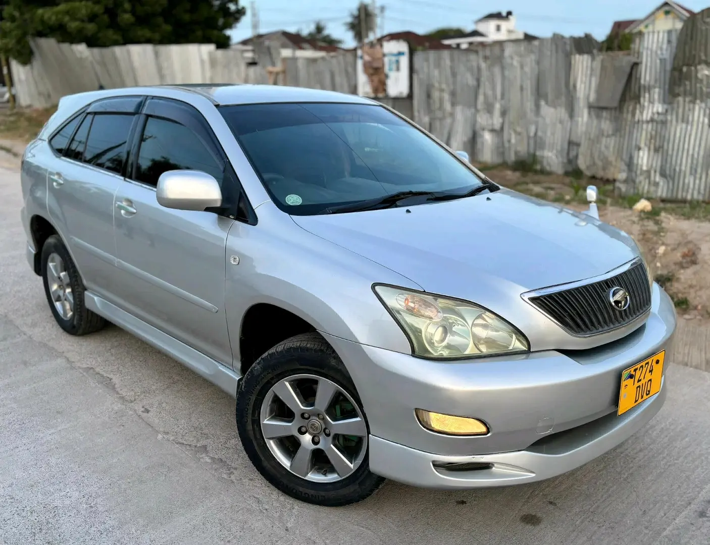 Toyota Harrier 2006 Silver, Custom Rims thumbnail 6