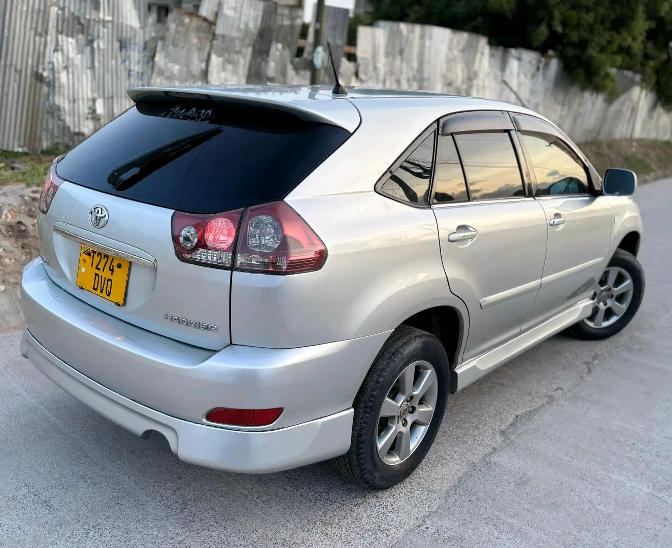 Toyota Harrier 2006 Silver, Custom Rims thumbnail 7
