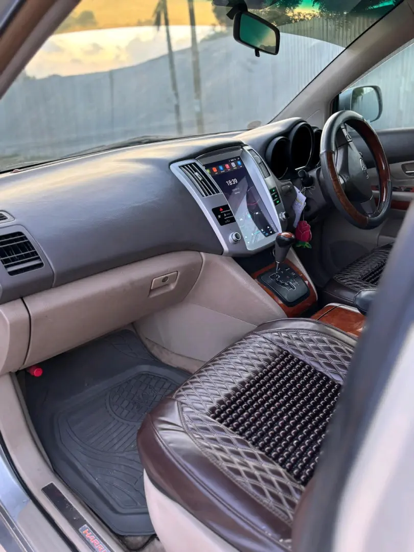 Toyota Harrier 2006 Silver, Custom Rims thumbnail 8