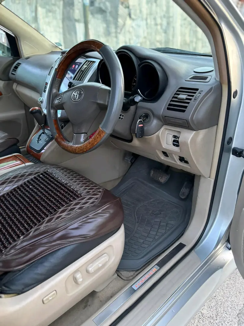 Toyota Harrier 2006 Silver, Custom Rims thumbnail 9
