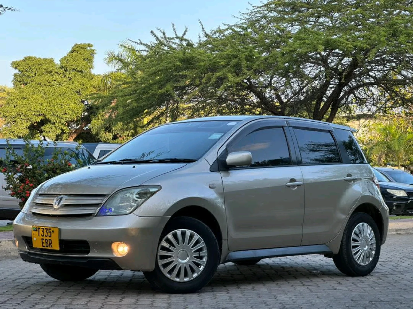 Toyota Ist Gold 1300cc On Sale DSM thumbnail 5