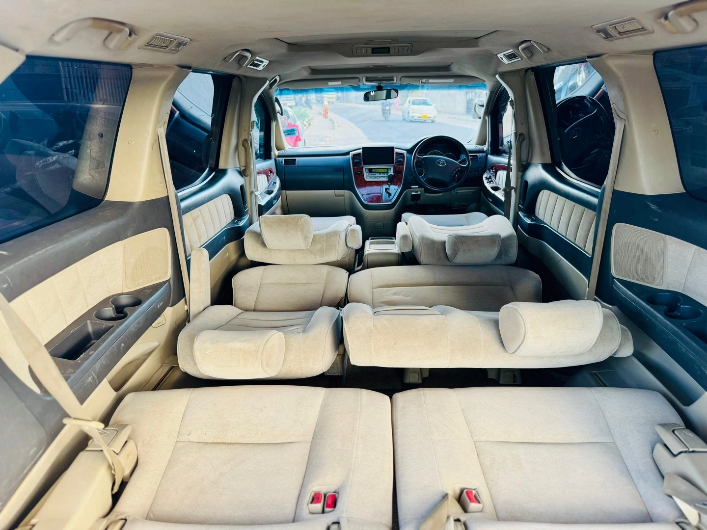 Toyota Alphard Pearl White (Reg DXH) 15.9M TZS thumbnail 7