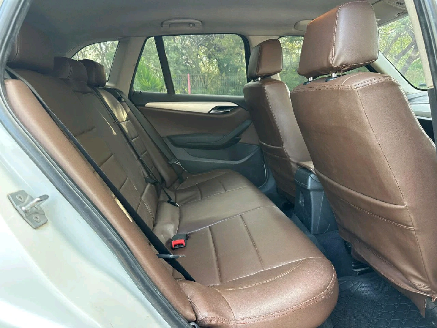 Used BMW X1 2010 Pearl White thumbnail 8