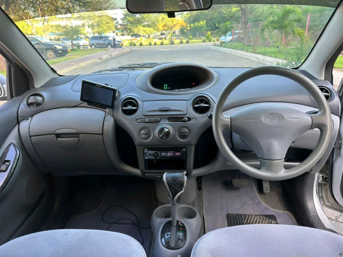 Silver Toyota Vitz Clavia 2003 (1290cc) thumbnail 6