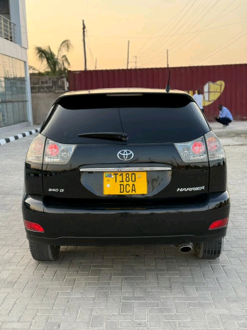 Black Toyota Harrier SUV 2360cc Full AC thumbnail 2