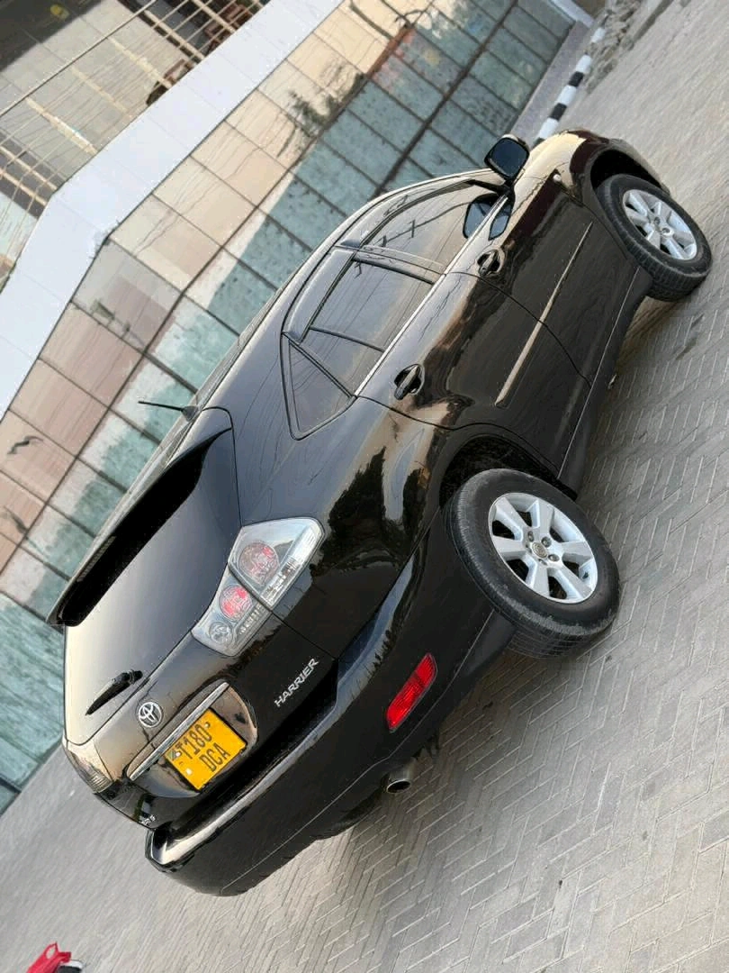 Black Toyota Harrier SUV 2360cc Full AC thumbnail 5