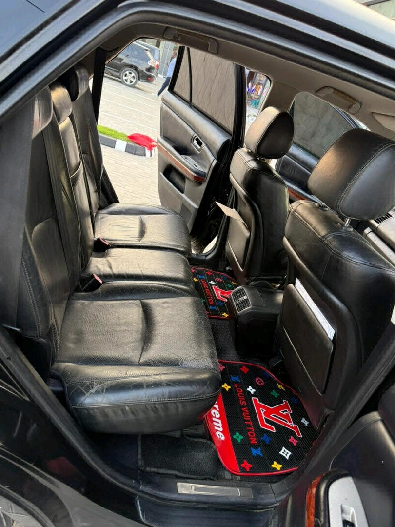 Black Toyota Harrier SUV 2360cc Full AC thumbnail 8