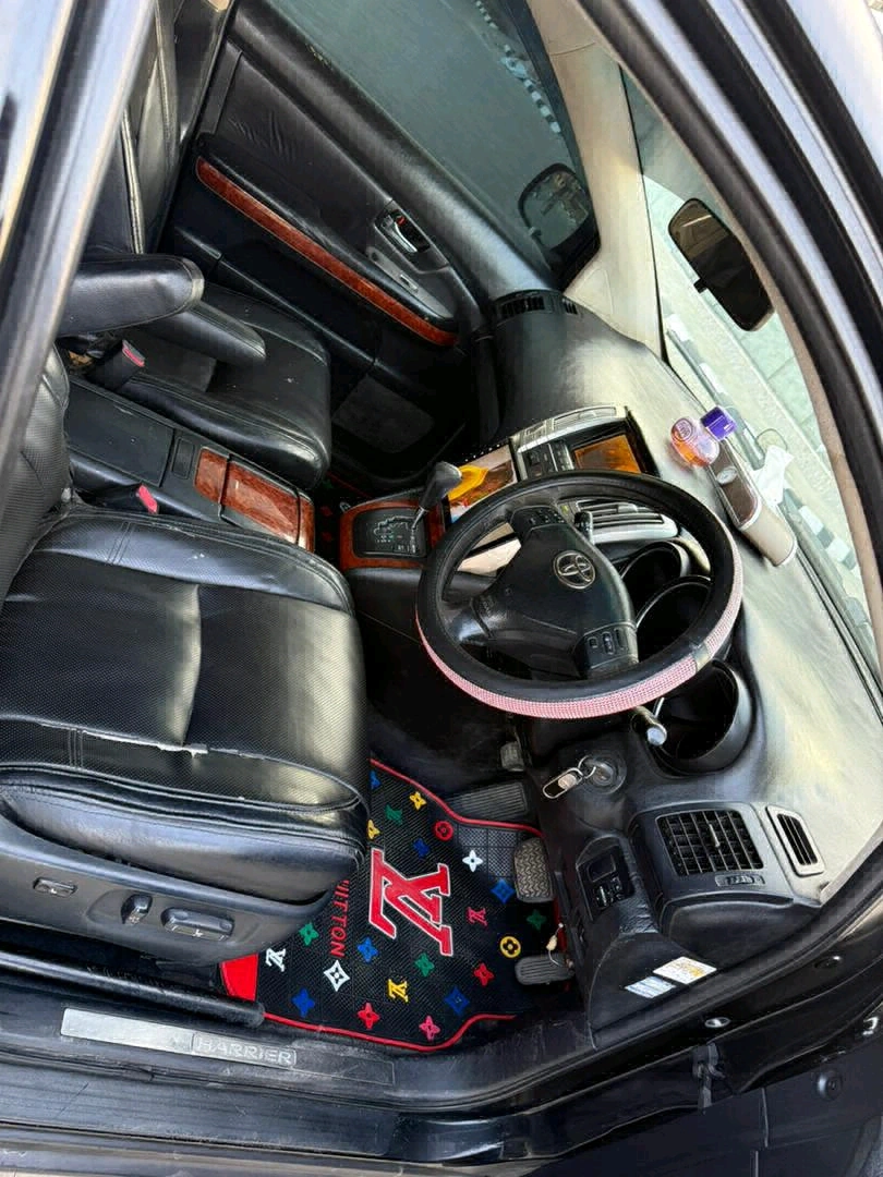 Black Toyota Harrier SUV 2360cc Full AC thumbnail 9