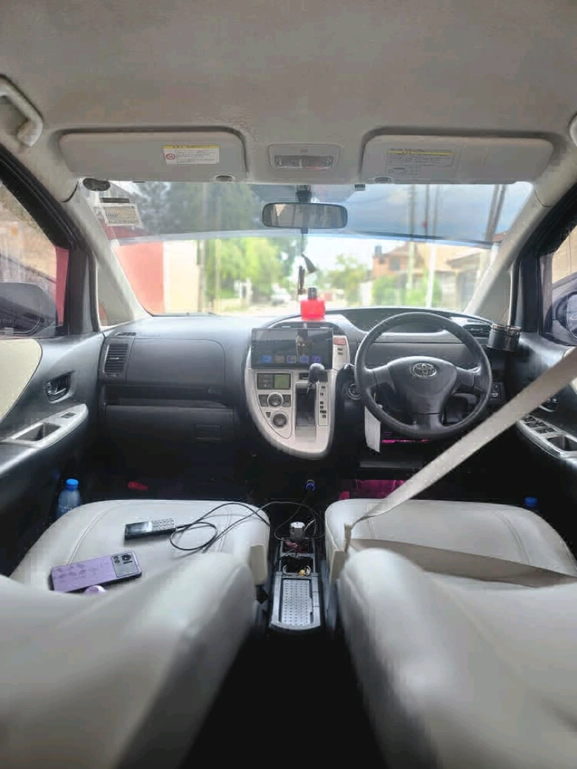 Toyota Ractis 2009/2010 Automatic 1290 CC thumbnail 6