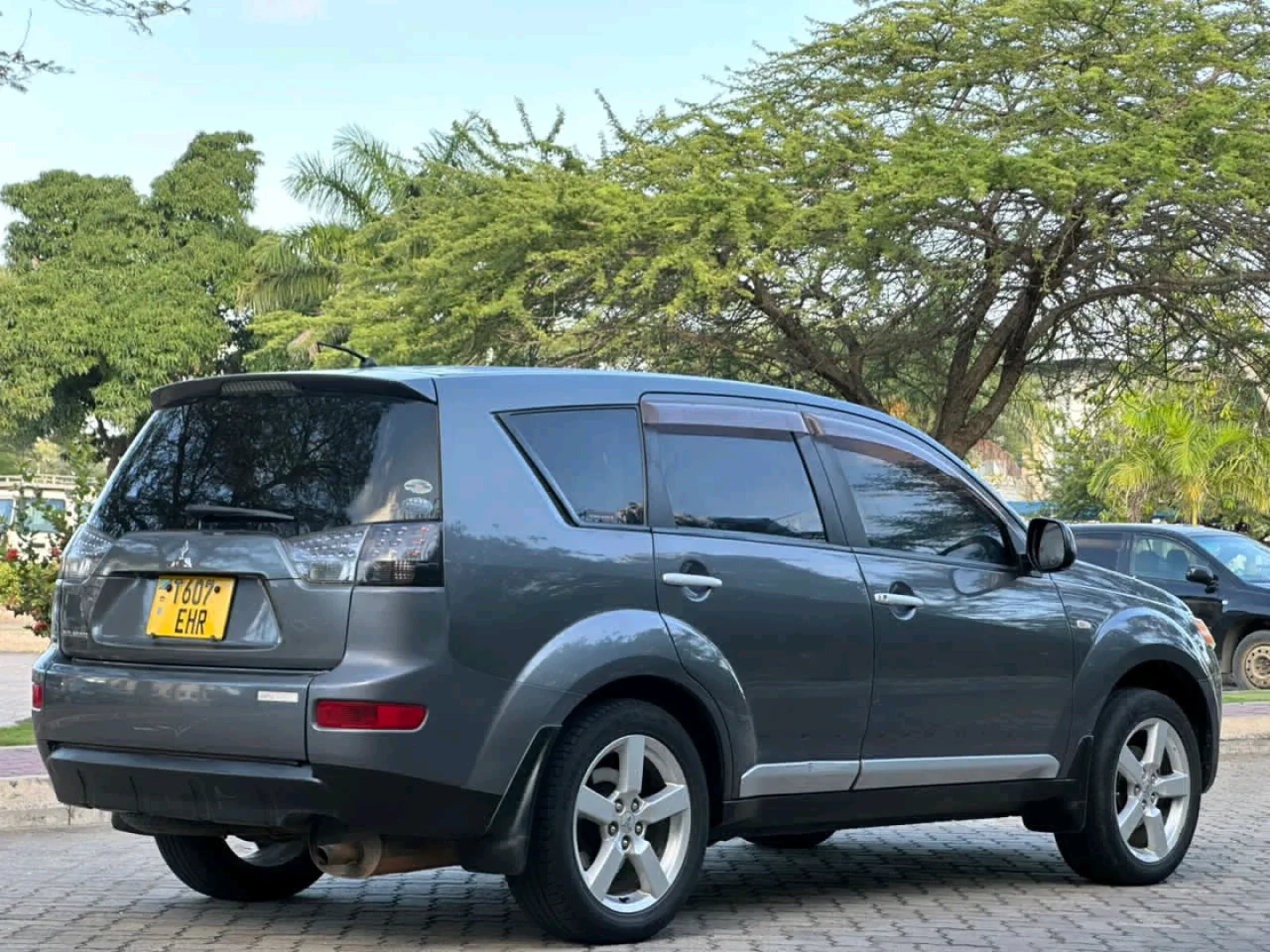 2008 Mitsubishi Outlander SUV for Sale thumbnail 7