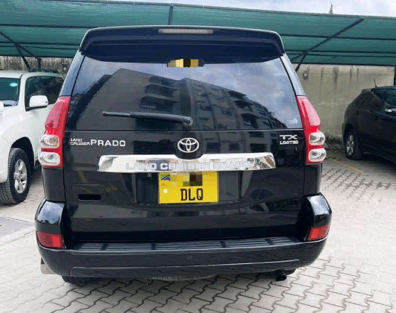 Black Toyota Land Cruiser Prado 120 (2005) thumbnail 3