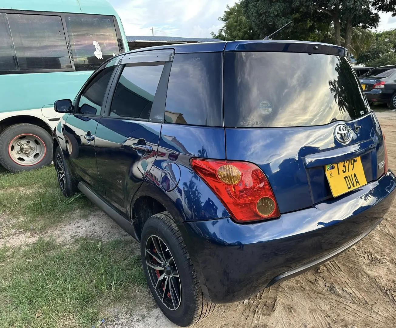 Toyota Ist (Blue) thumbnail 2