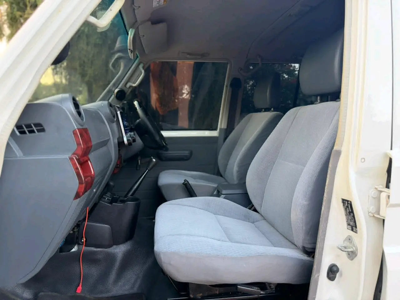 2019 Toyota Land Cruiser Pickup Diesel thumbnail 6
