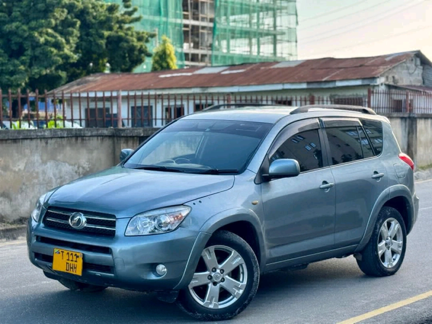 Toyota RAV4 2006 Miss Tanzania Edition (2360cc) thumbnail 3