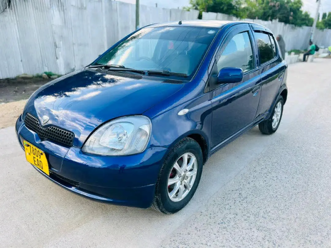 Toyota Vitz Old Model (EAQ) thumbnail 4