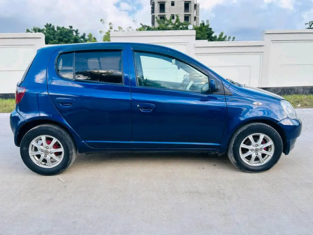 Toyota Vitz Old Model (EAQ) thumbnail 6