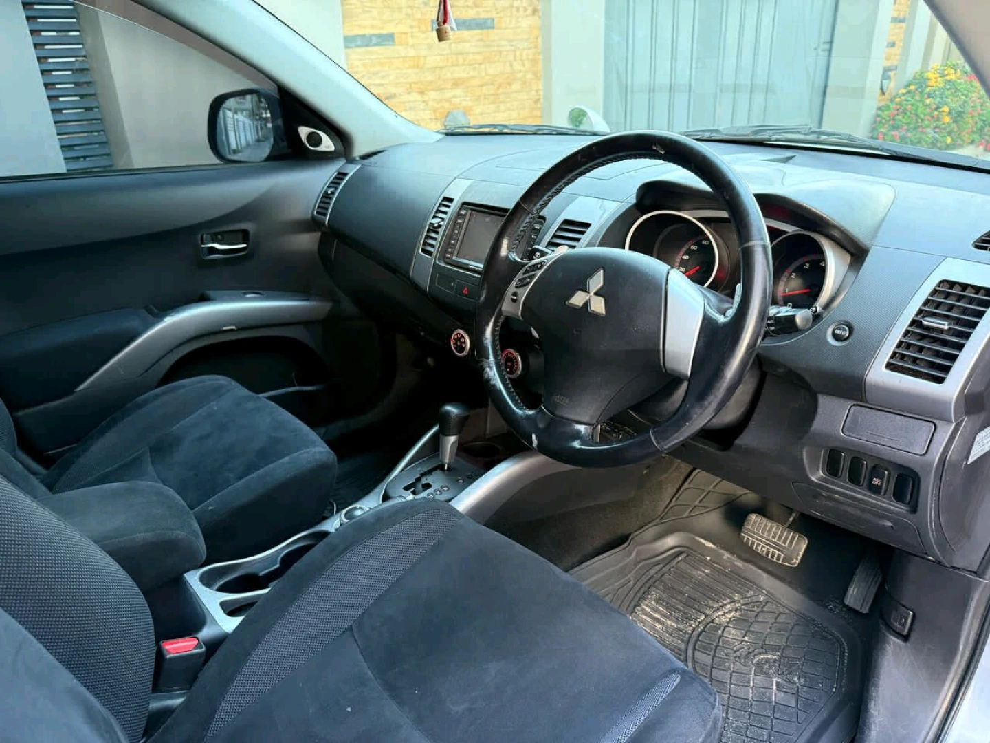 Toyota Harrier SUV 2006 Black, 2360cc thumbnail 9