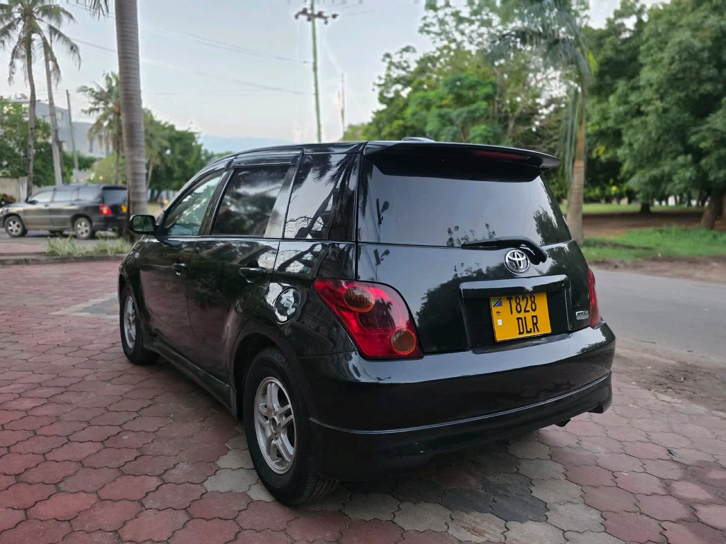 Toyota Ist 2005 Automatic 1490cc thumbnail 2