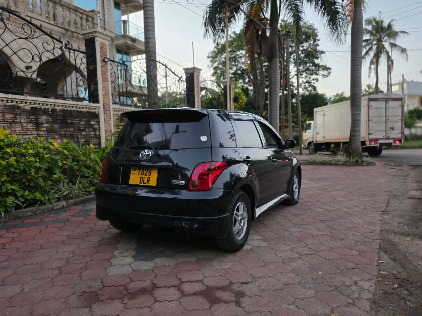 Toyota Ist 2005 Automatic 1490cc thumbnail 3