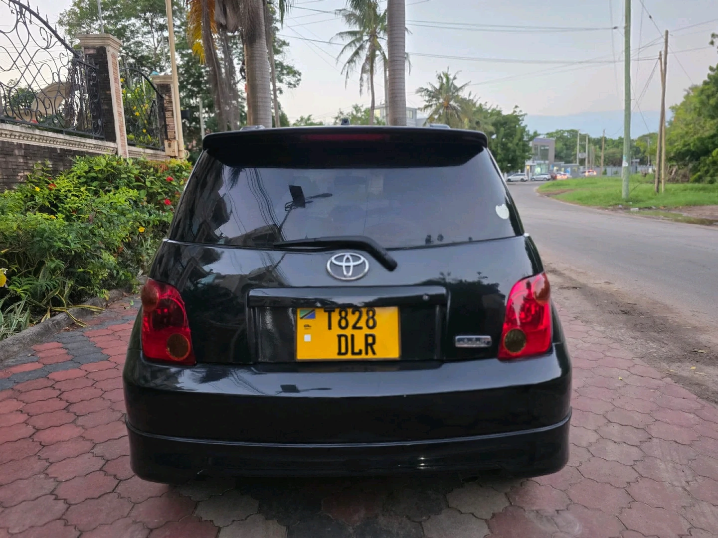 Toyota Ist 2005 Automatic 1490cc thumbnail 4