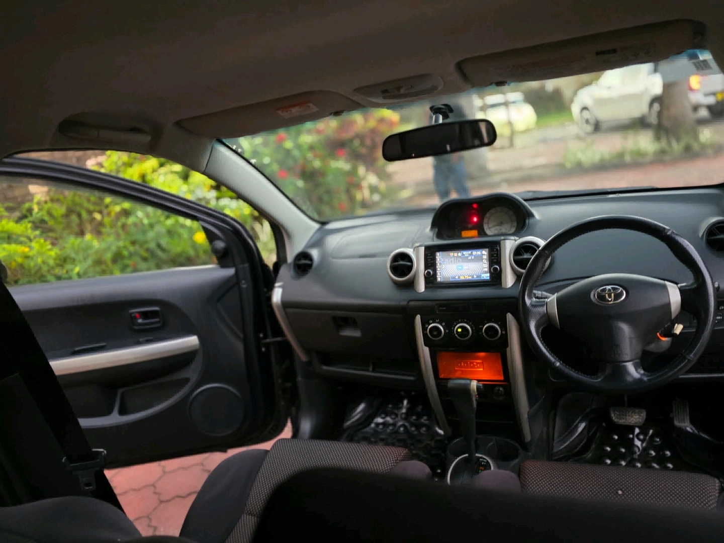 Toyota Ist 2005 Automatic 1490cc thumbnail 8