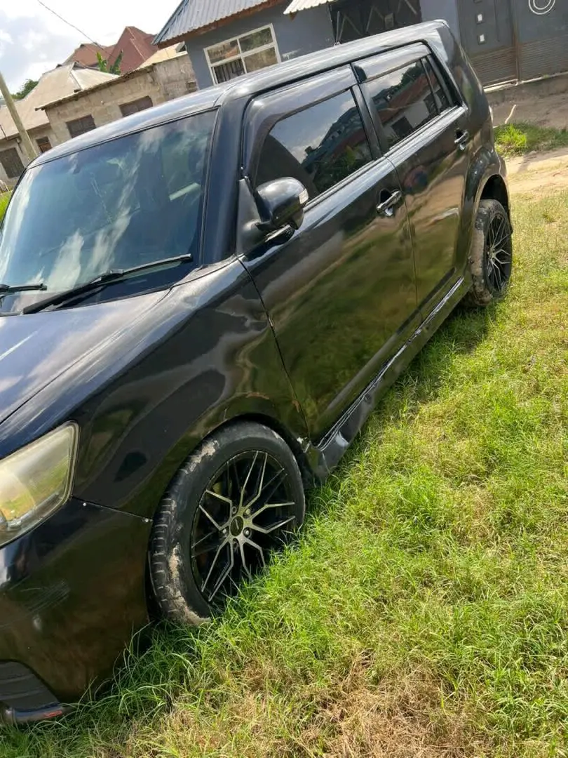 Toyota Rumion 2009, Black, Low Mileage thumbnail 3