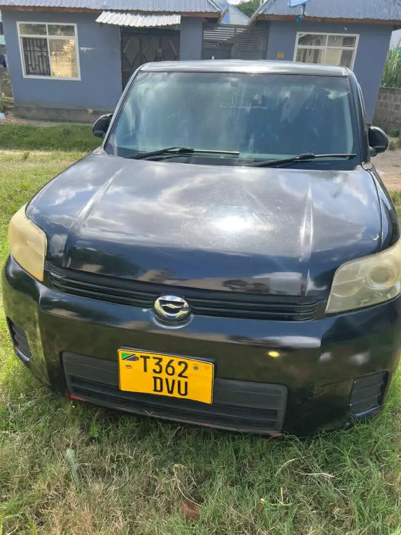 Toyota Rumion 2009, Black, Low Mileage thumbnail 4
