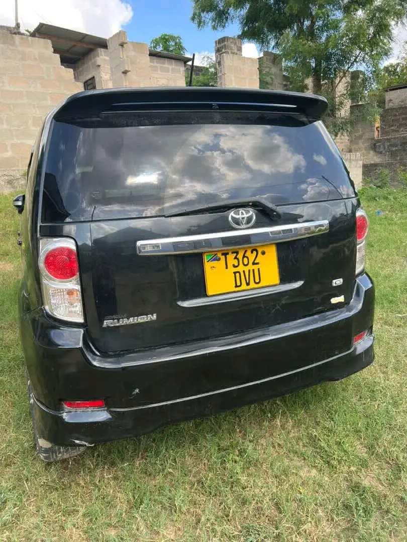 Toyota Rumion 2009, Black, Low Mileage thumbnail 5