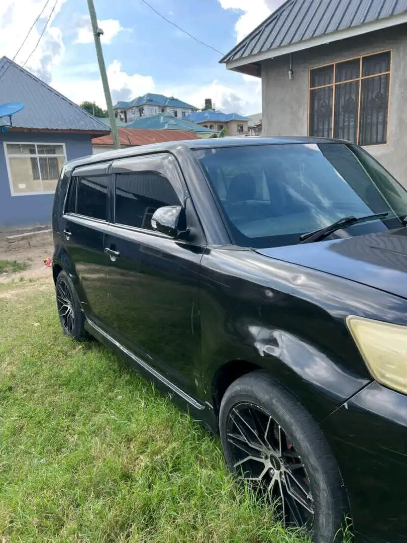Toyota Rumion 2009, Black, Low Mileage thumbnail 7