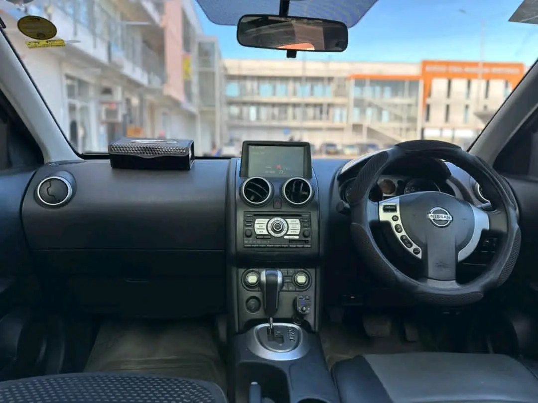 Nissan Dualis 2008, Automatic, 1990cc thumbnail 7