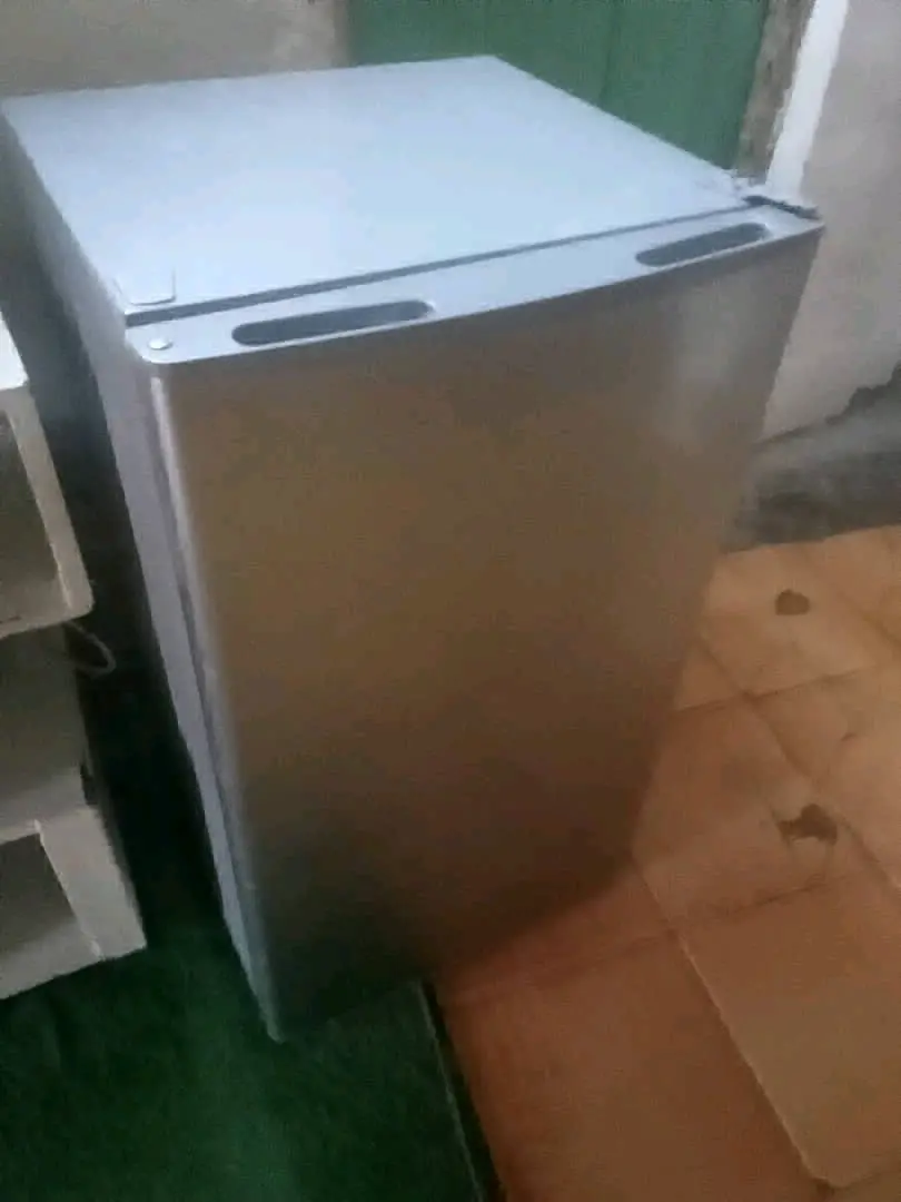 Friji Ndogo (Mini-Fridge) - Used