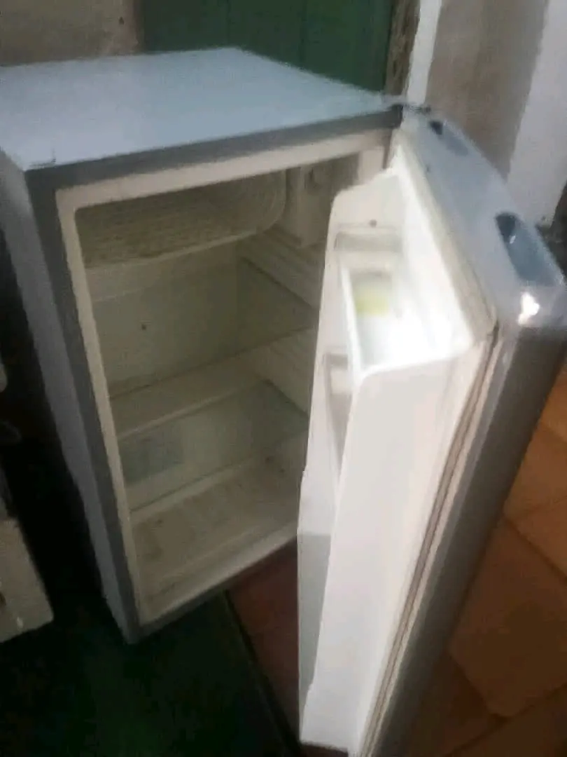 Friji Ndogo (Mini-Fridge) - Used thumbnail 2