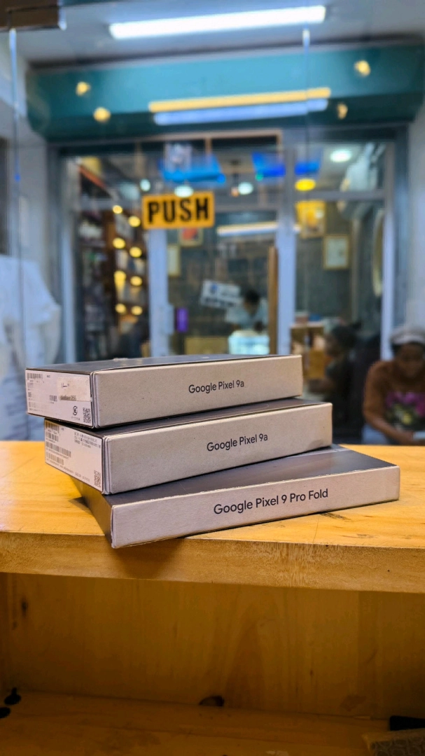 Brand New Google Pixel 9 Pro Fold 12GB 256GB thumbnail 2