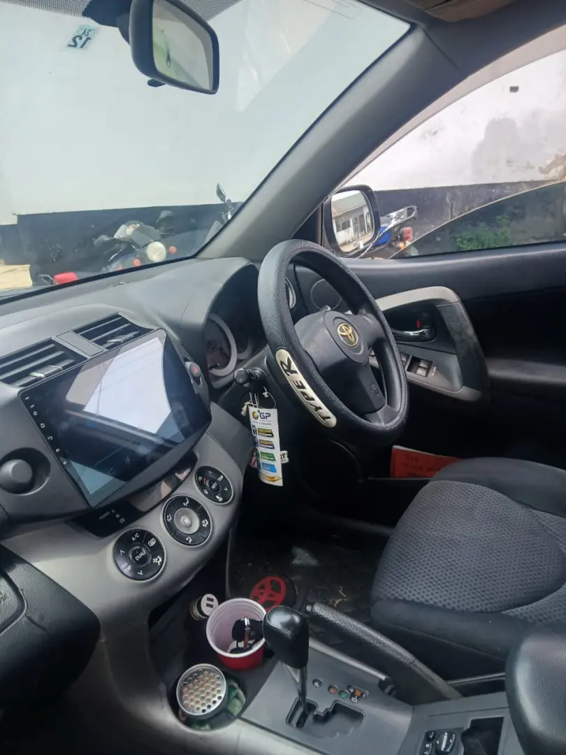 Toyota RAV4 Silver thumbnail 6
