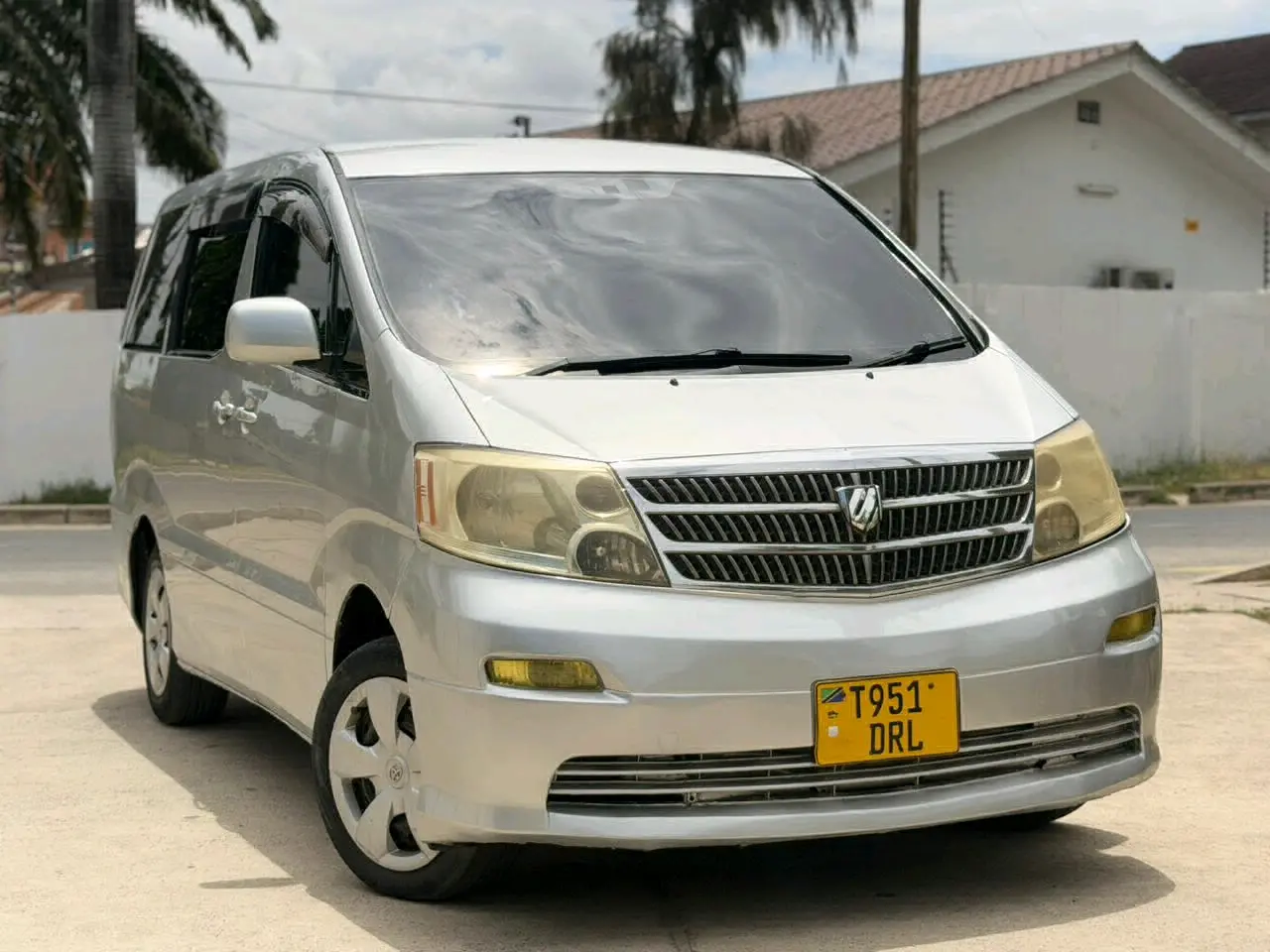 Toyota Alphard Minivan 2003 Silver