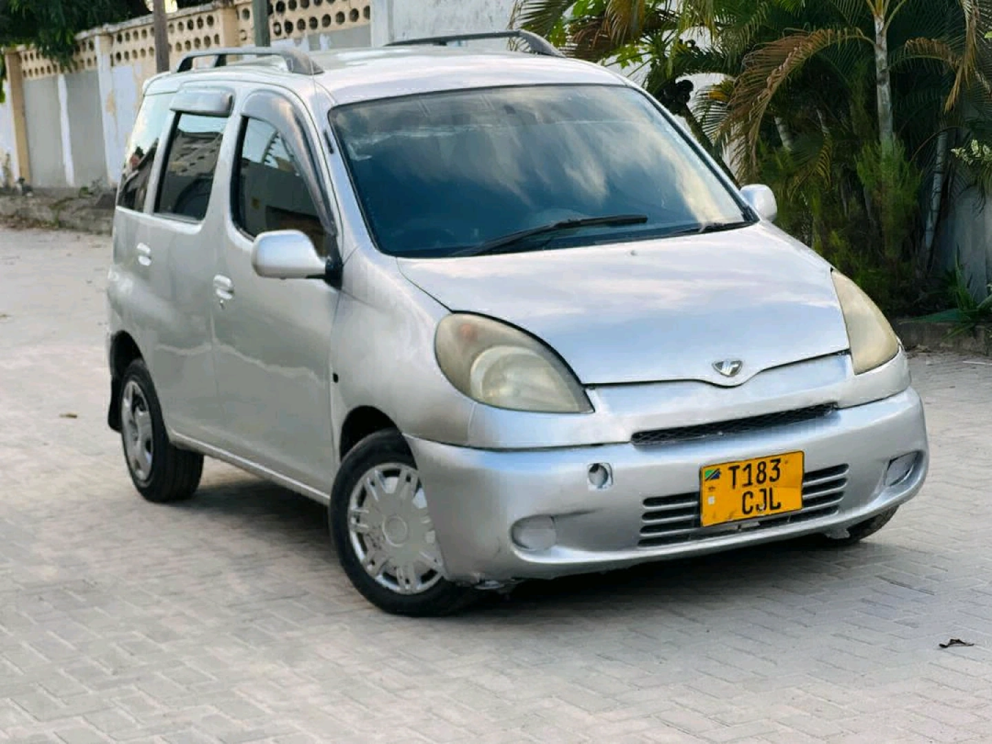 Toyota Funcargo 2007 Silver thumbnail 4