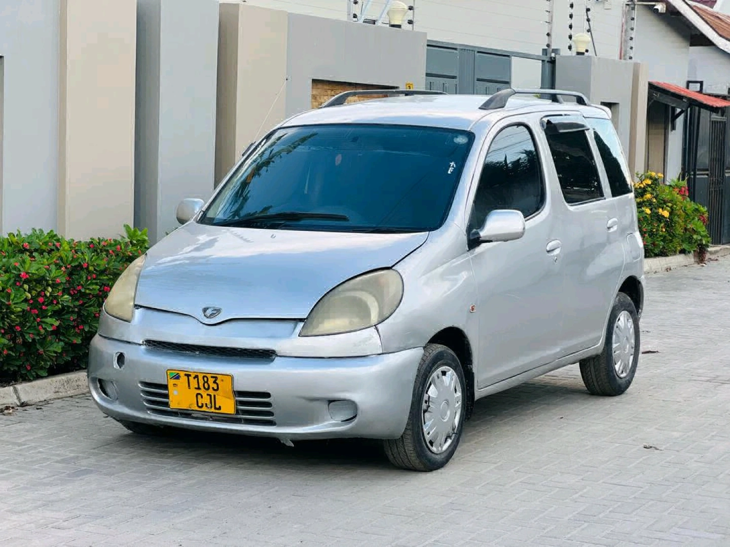 Toyota Funcargo 2007 Silver thumbnail 5