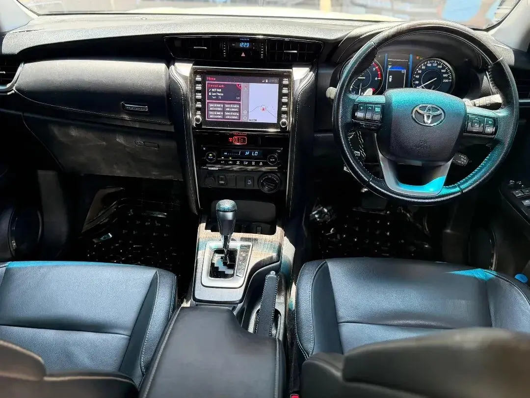 2021 Toyota Fortuner 2.8L Diesel 4x4 thumbnail 3