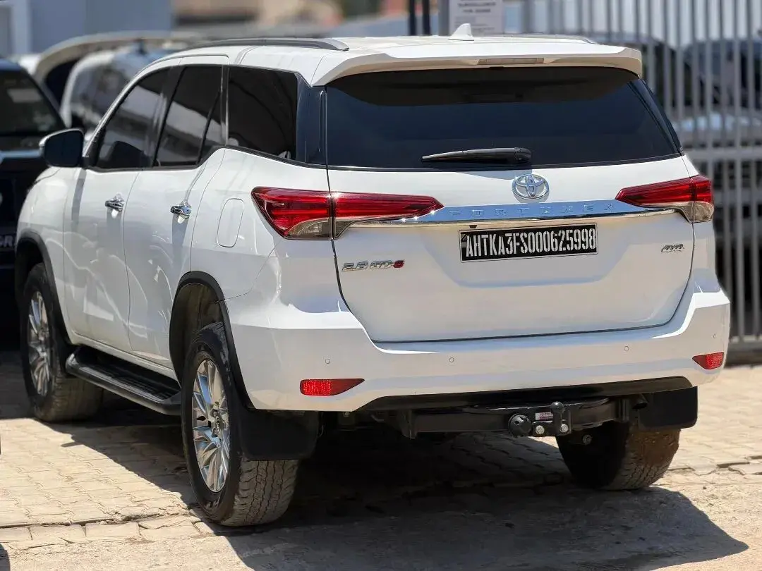 2021 Toyota Fortuner 2.8L Diesel 4x4 thumbnail 9