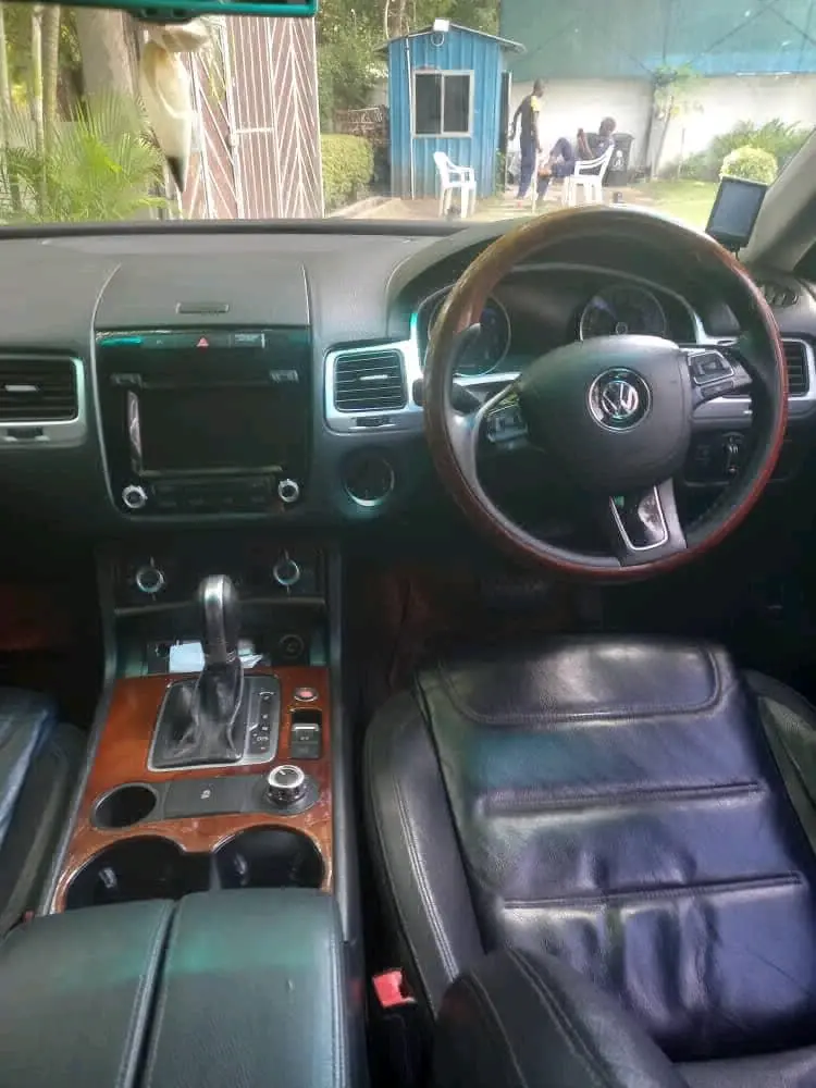 Volkswagen Touareg 2014 Petrol thumbnail 4
