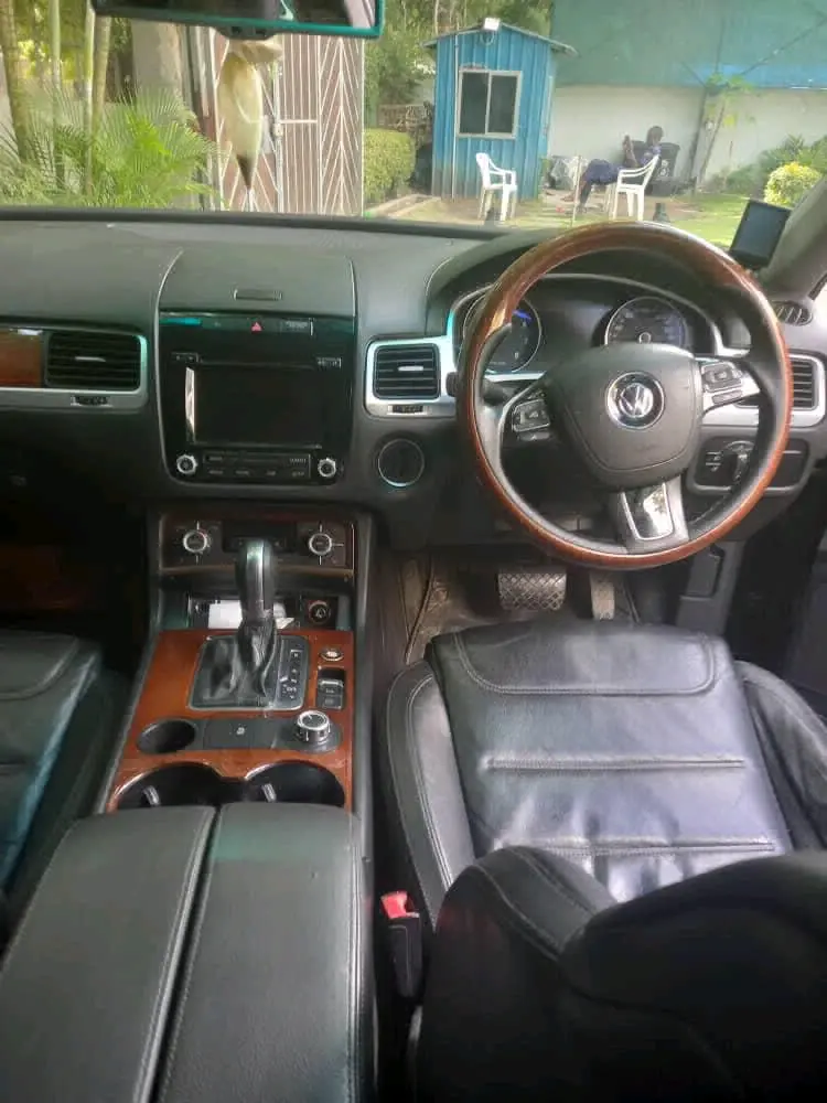 Volkswagen Touareg 2014 Petrol thumbnail 8